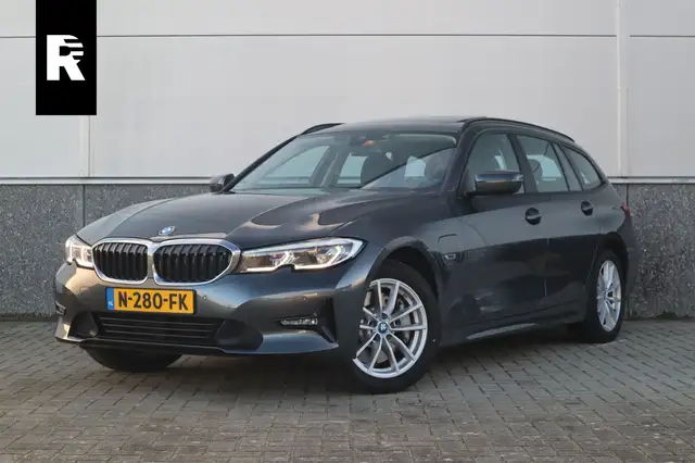 BMW 330 3-serie Touring 330e xDrive Business Edition Plus