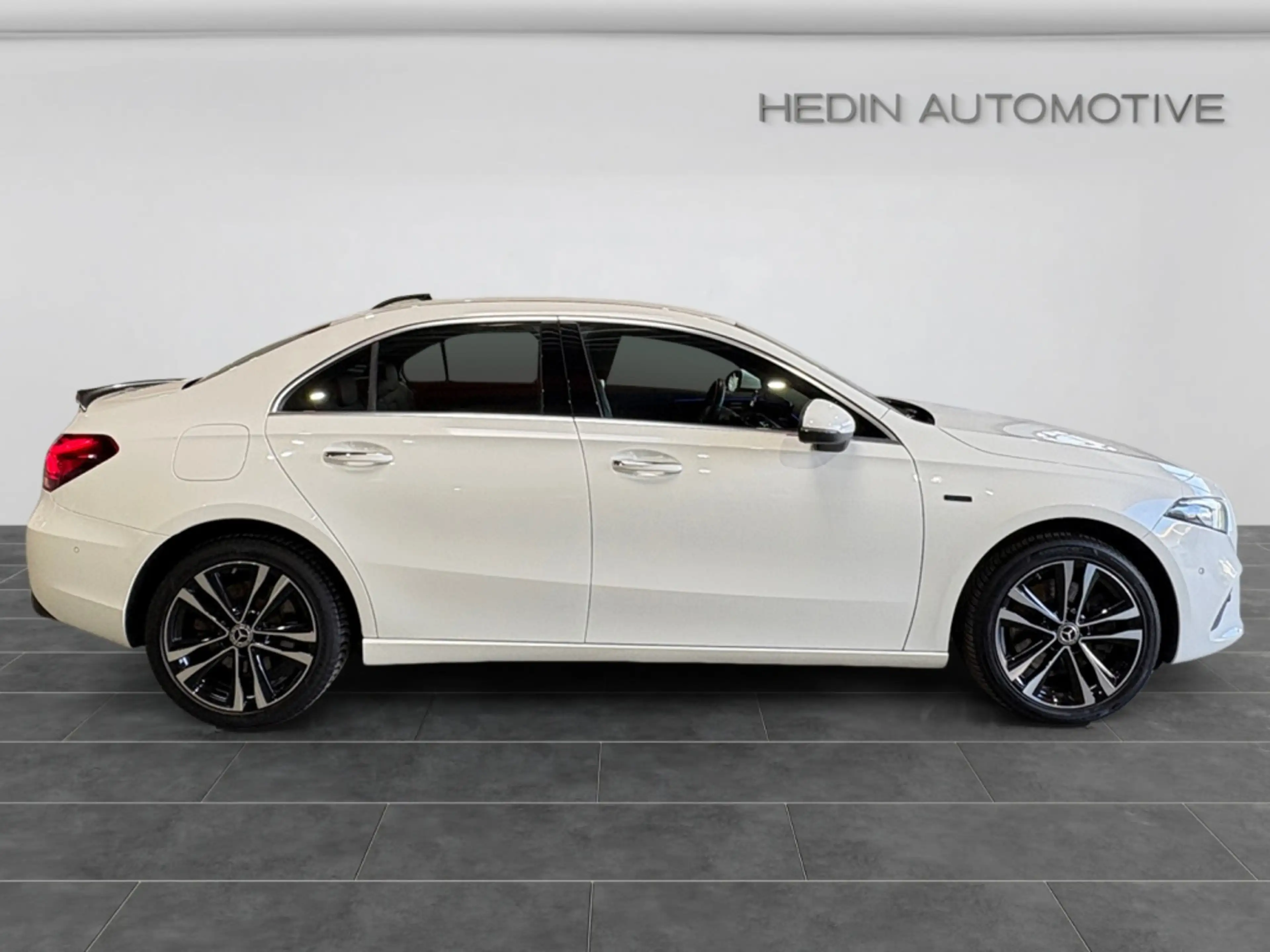 Mercedes-Benz A 250 e Lim PROGRESSIVE|MBEAM|DISTR|KAM|AMBI|SHZ — photo 8