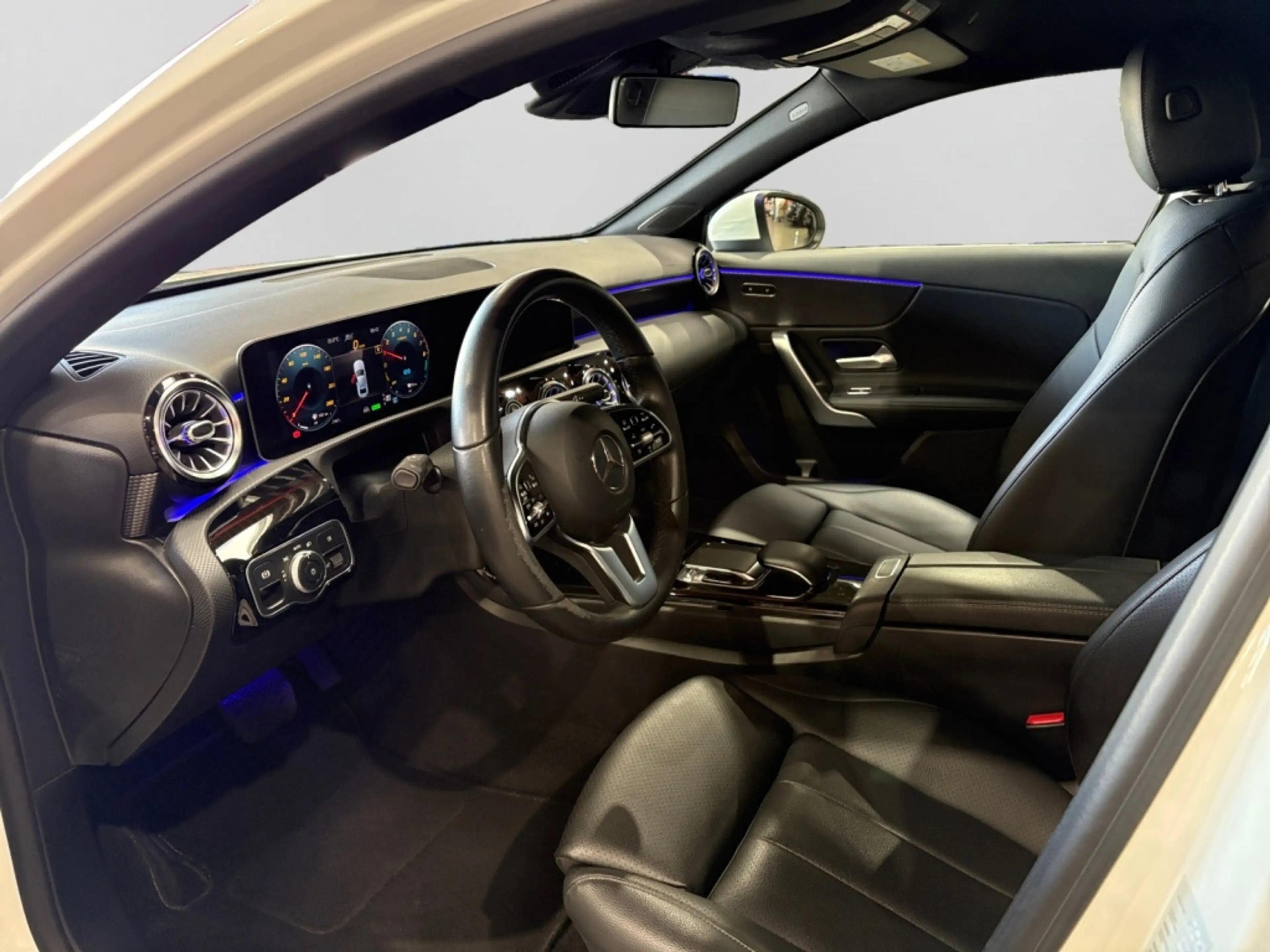 Mercedes-Benz A 250 e Lim PROGRESSIVE|MBEAM|DISTR|KAM|AMBI|SHZ — photo 11