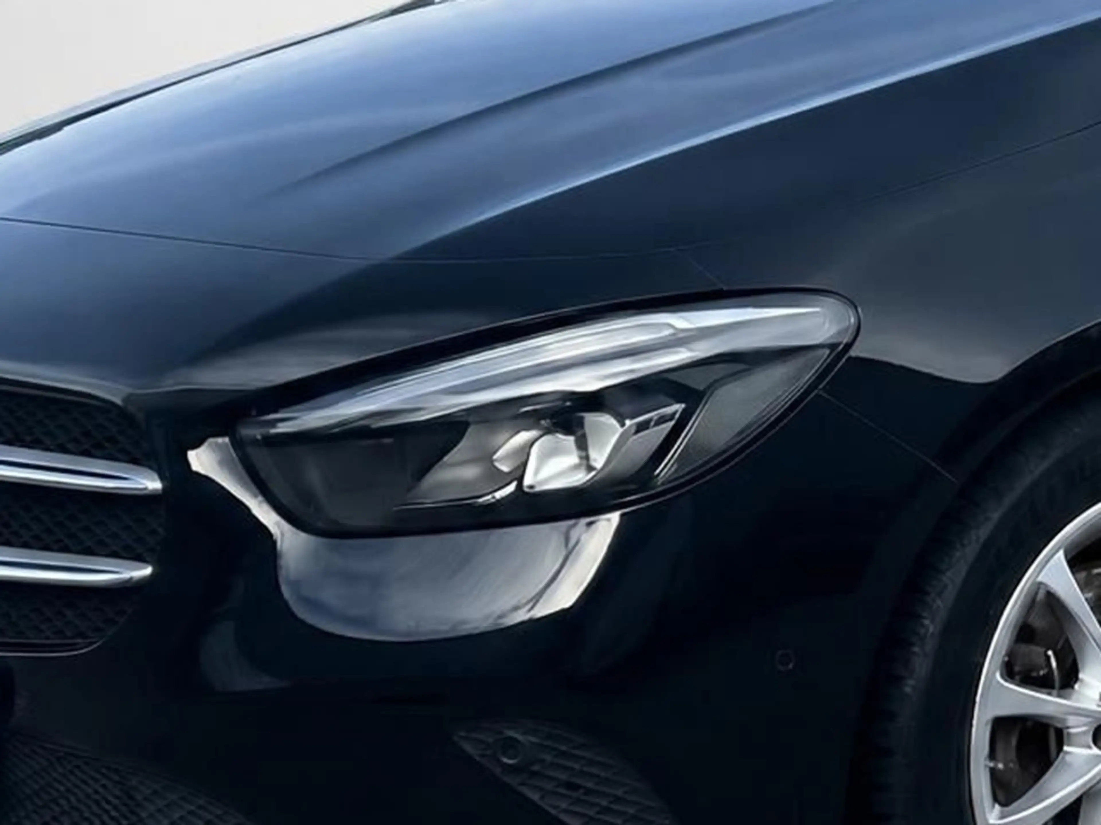 Mercedes-Benz B 200 LED NAVI SHZ TEMPOMAT MBUX KEYLESS — photo 4