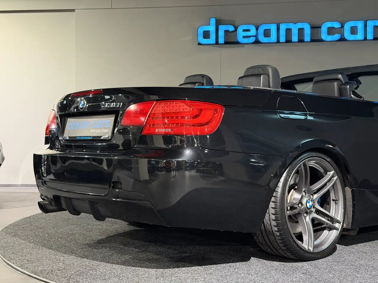 BMW 330 i Cabrio Aut. / M Paket / wenig Km / Top Austattu Bild 8