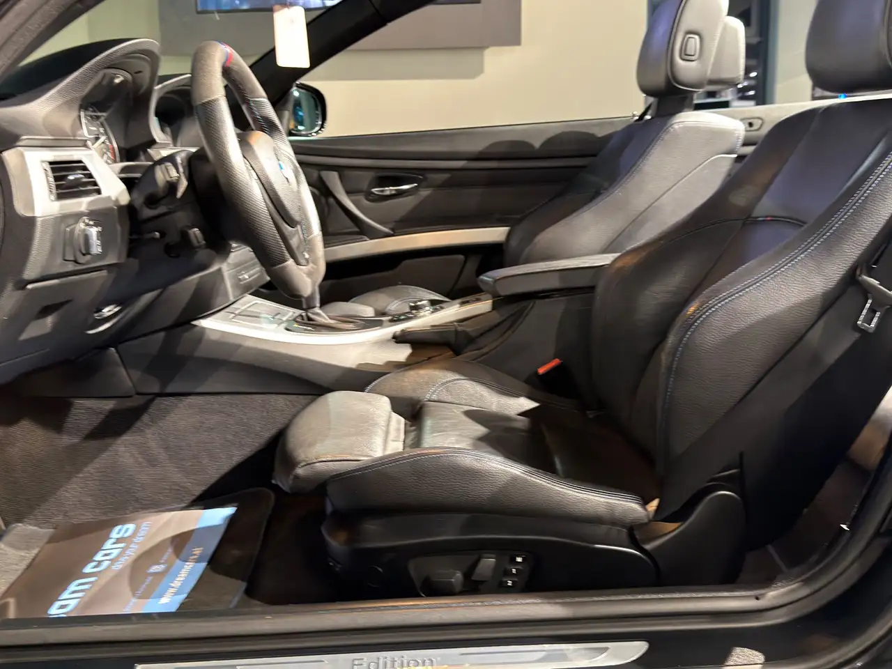 BMW 330 i Cabrio Aut. / M Paket / wenig Km / Top Austattu Bild 24