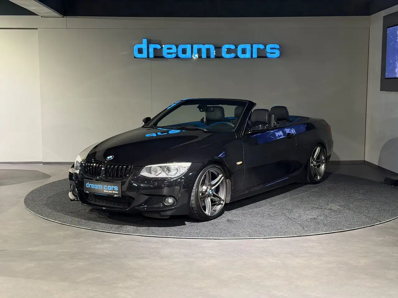 BMW 330 i Cabrio Aut. / M Paket / wenig Km / Top Austattu Bild 2