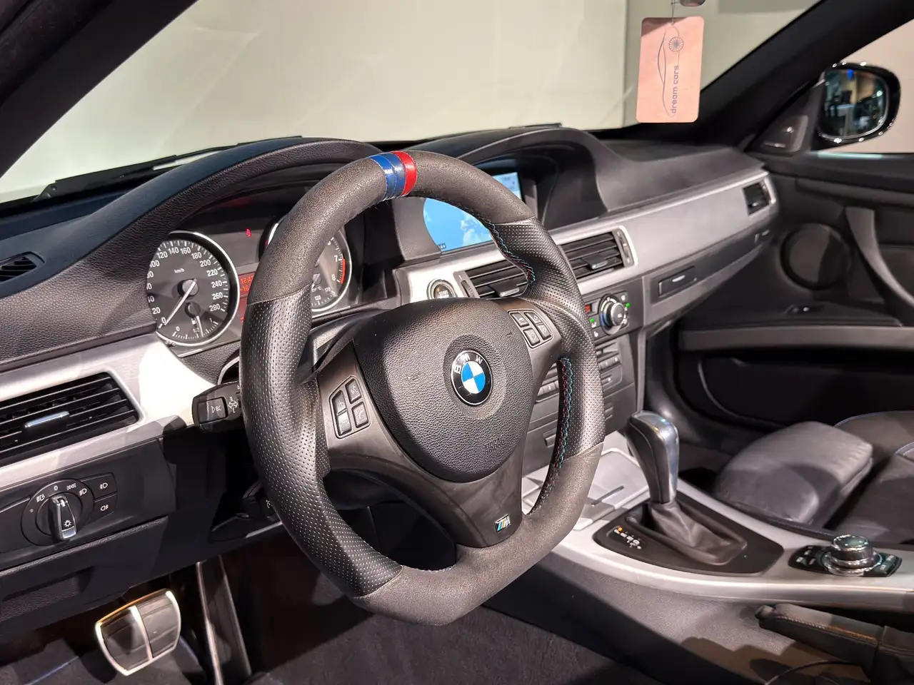 BMW 330 i Cabrio Aut. / M Paket / wenig Km / Top Austattu Bild 21