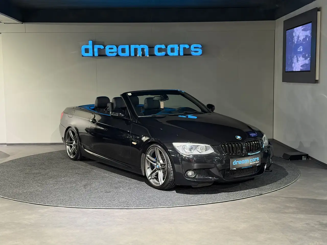 BMW 330 i Cabrio Aut. / M Paket / wenig Km / Top Austattu Bild 3