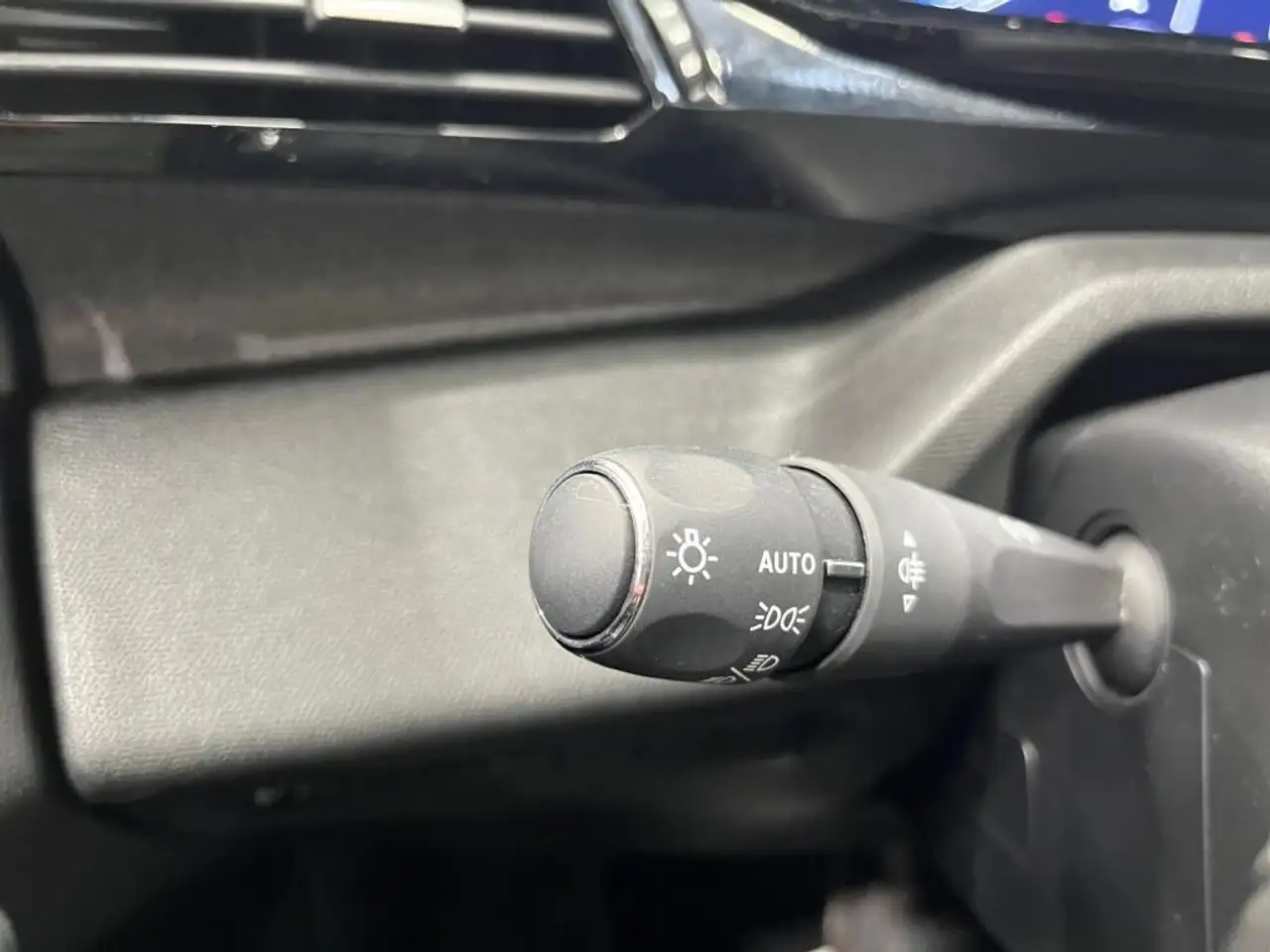 Peugeot 308 308 SW — photo 18