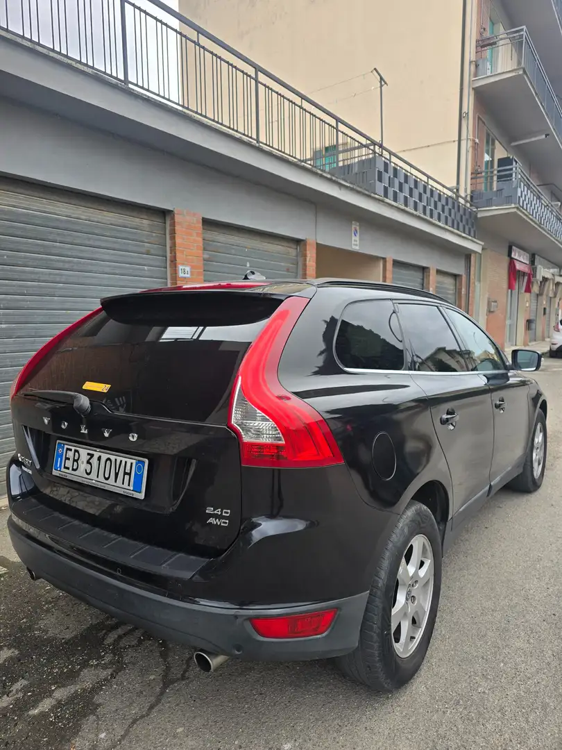 Volvo XC60 XC60 2.4 d4 (d3) Momentum awd 163cv geartronic Noir - 1