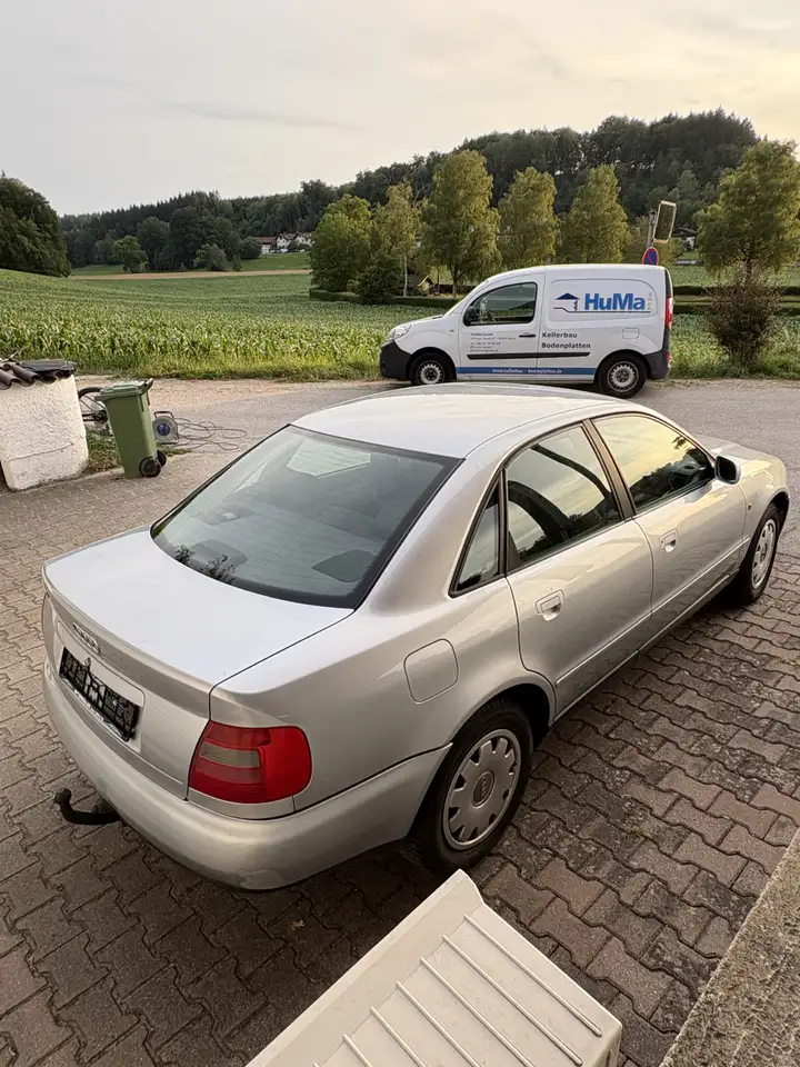 Audi A4 1.6, foto 4