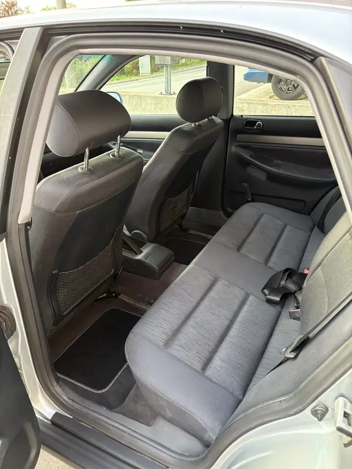 Audi A4 1.6, foto 9