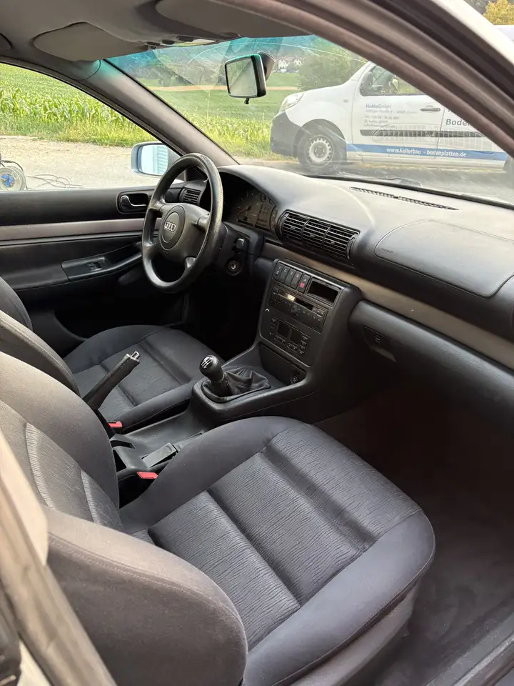 Audi A4 1.6, foto 8