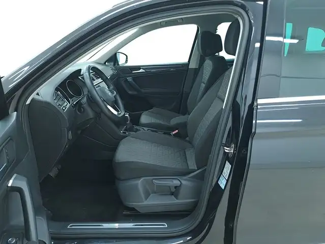 Volkswagen Tiguan view 10