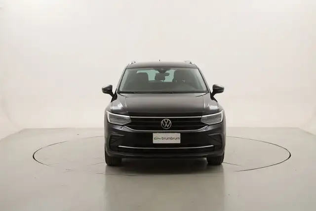 Volkswagen Tiguan view 8