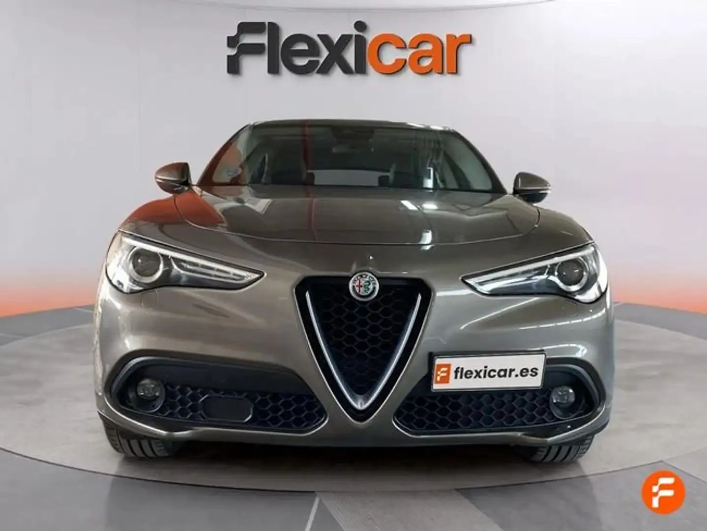 Alfa Romeo Stelvio 2.2+Di%C3%A9sel+132kW+%28180CV%29+Executive+RWD Gris - 2