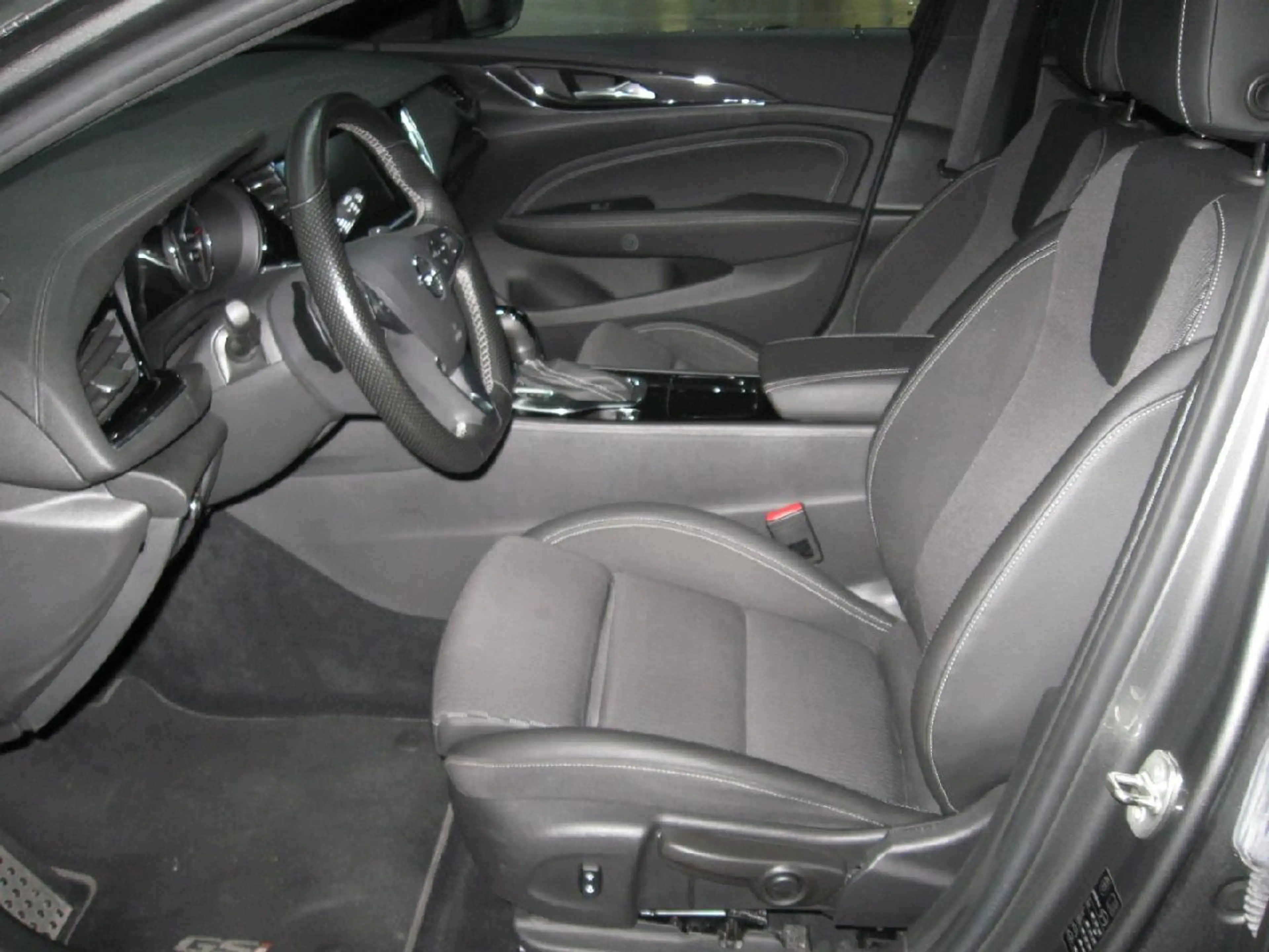 Opel Insignia GSi 4x4 — photo 9