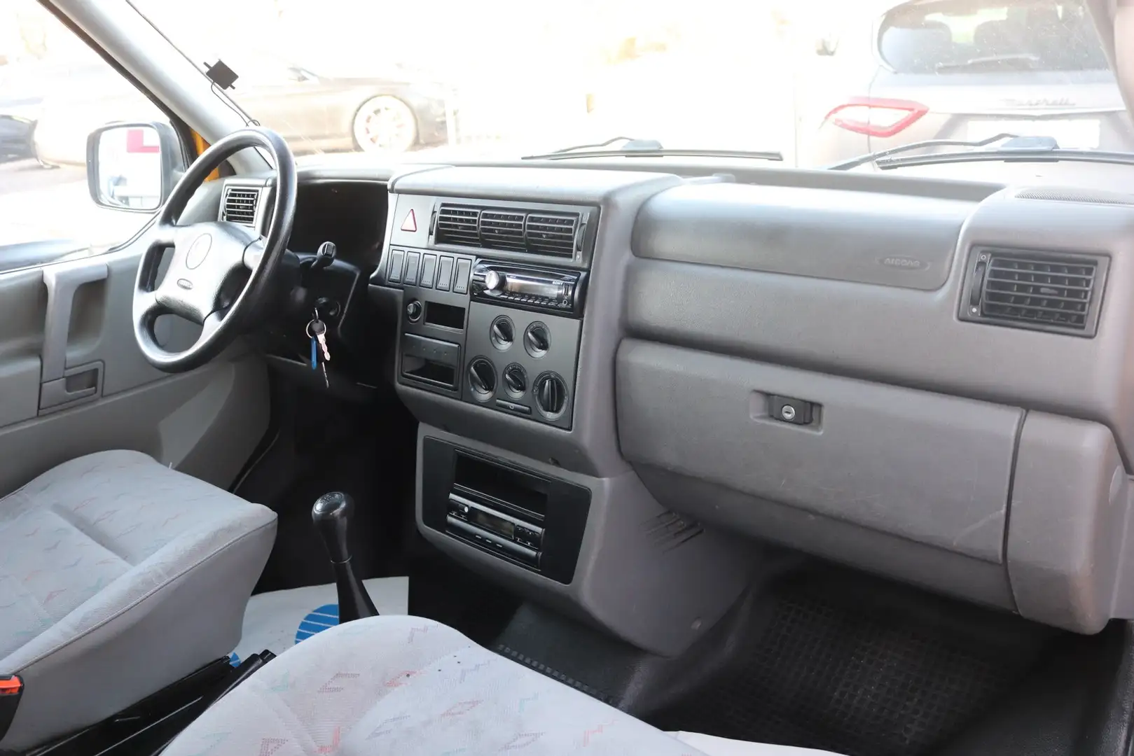 Volkswagen T4 Kombi T4 2.5 TDI Tüv:02.2027*Zahnriem.NEU*8-Sitz*Servo Gelb - 2