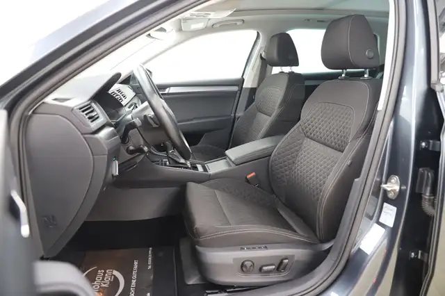 Skoda Superb view 9