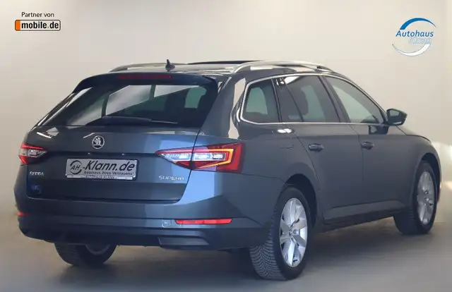 Skoda Superb view 8