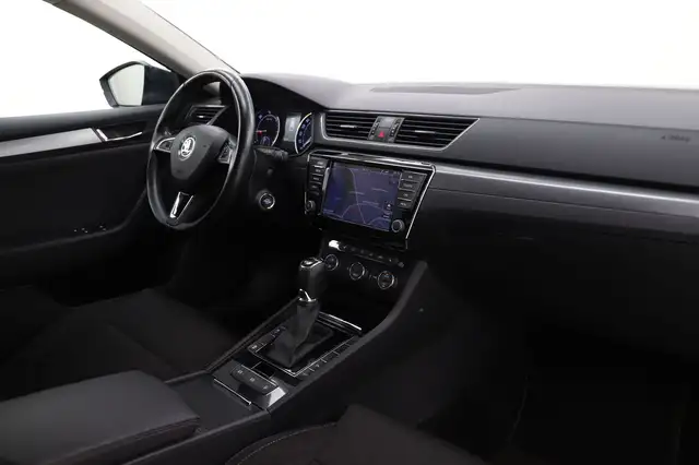 Skoda Superb view 15