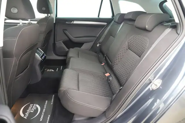 Skoda Superb view 11