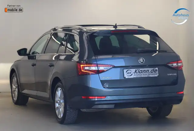 Skoda Superb view 6