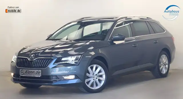 Skoda Superb view 3