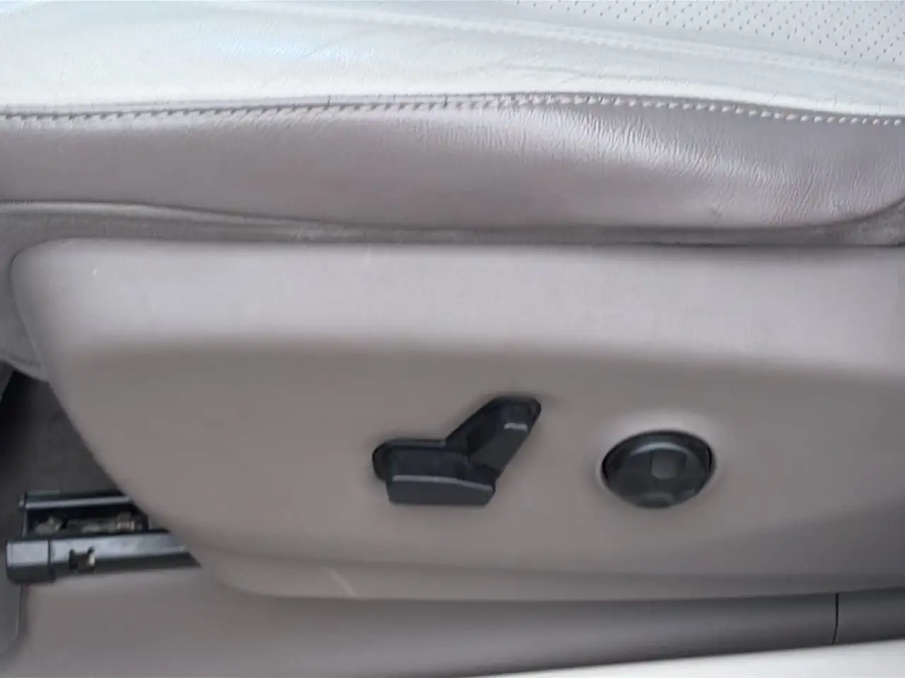 Chrysler Pacifica photo Chrysler Pacifica