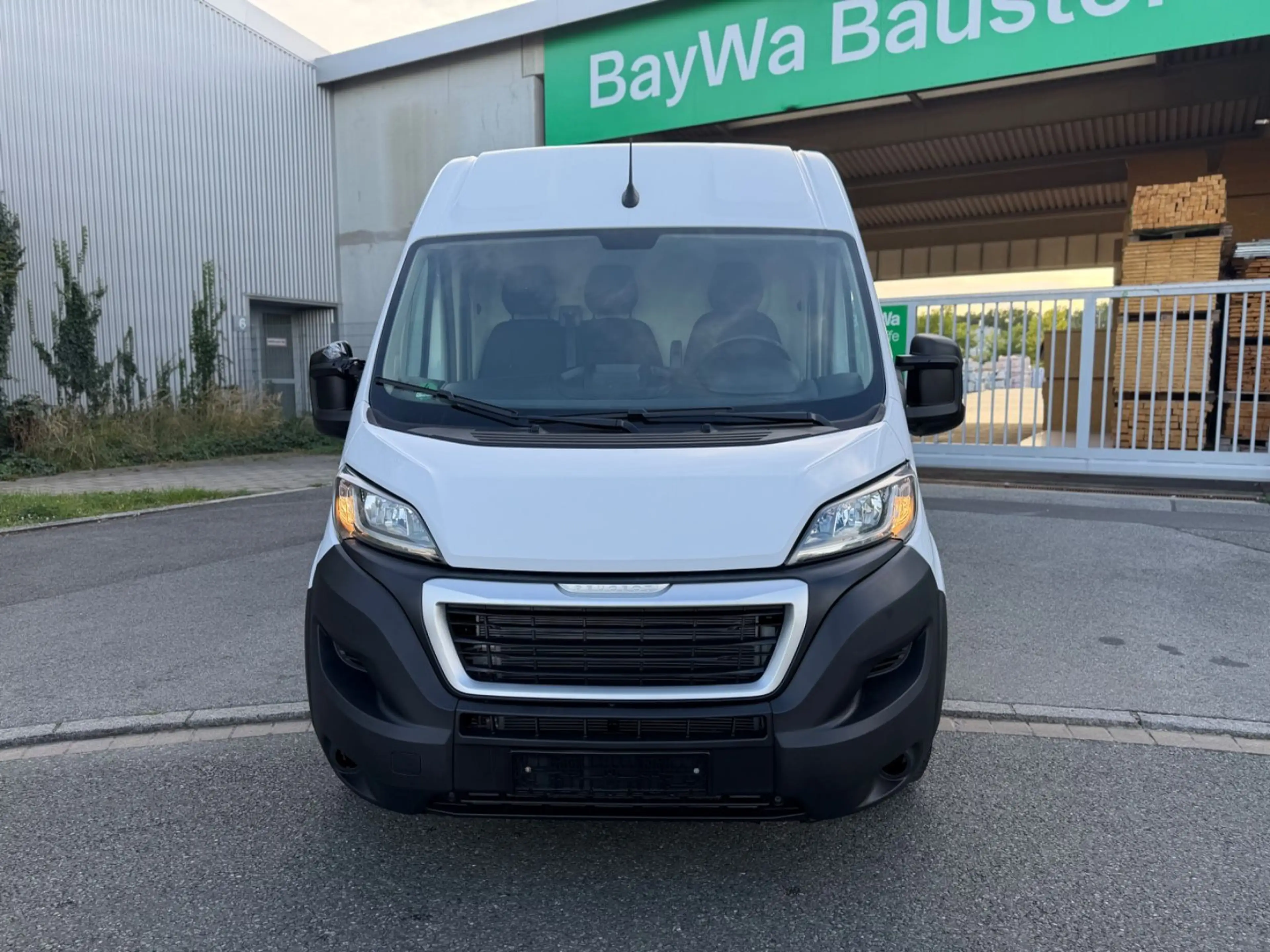 Peugeot Boxer Kasten Hochraum 333 L3H2 BlueHDi 140 Stop& — photo 2