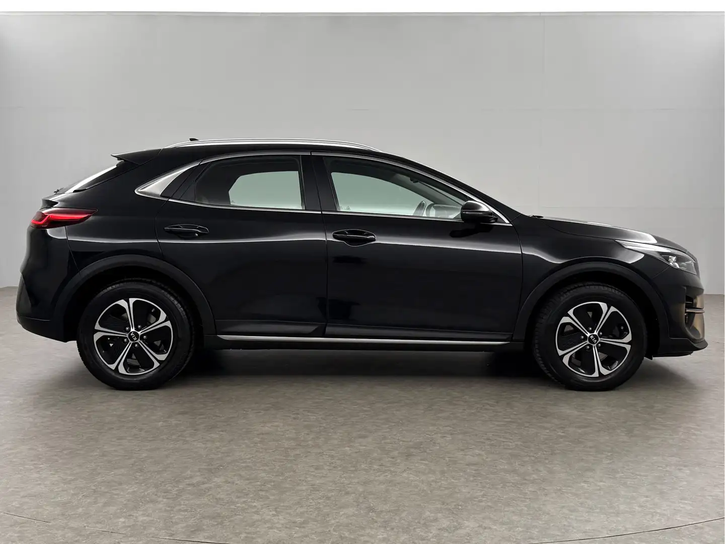 Kia XCeed 1.6 GDi PHEV ExecutiveLine 165PK Camera Carplay LE Zwart - 2
