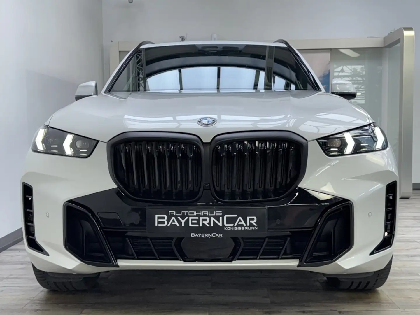 BMW X5 xDrive30d M Sport Pro 22Zoll Pano Sitzlüftung Weiß - 2