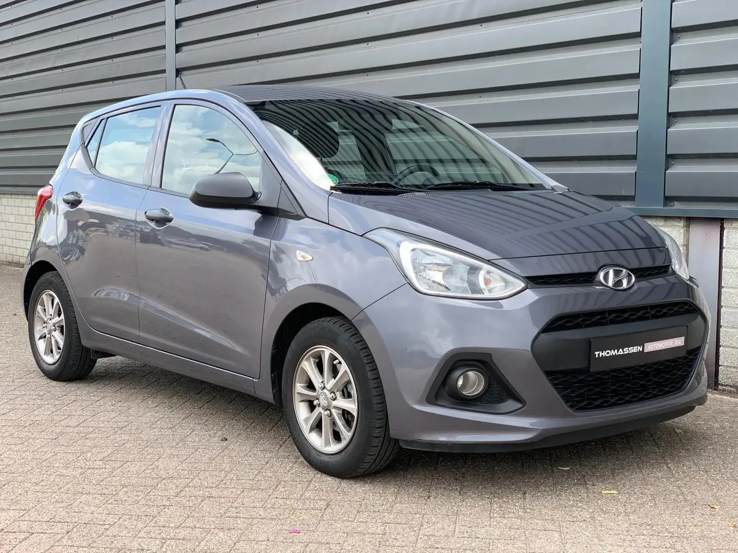 Hyundai i10 1.0i i-Motion Comfort AUTOMAAT, airco Grijs - 2