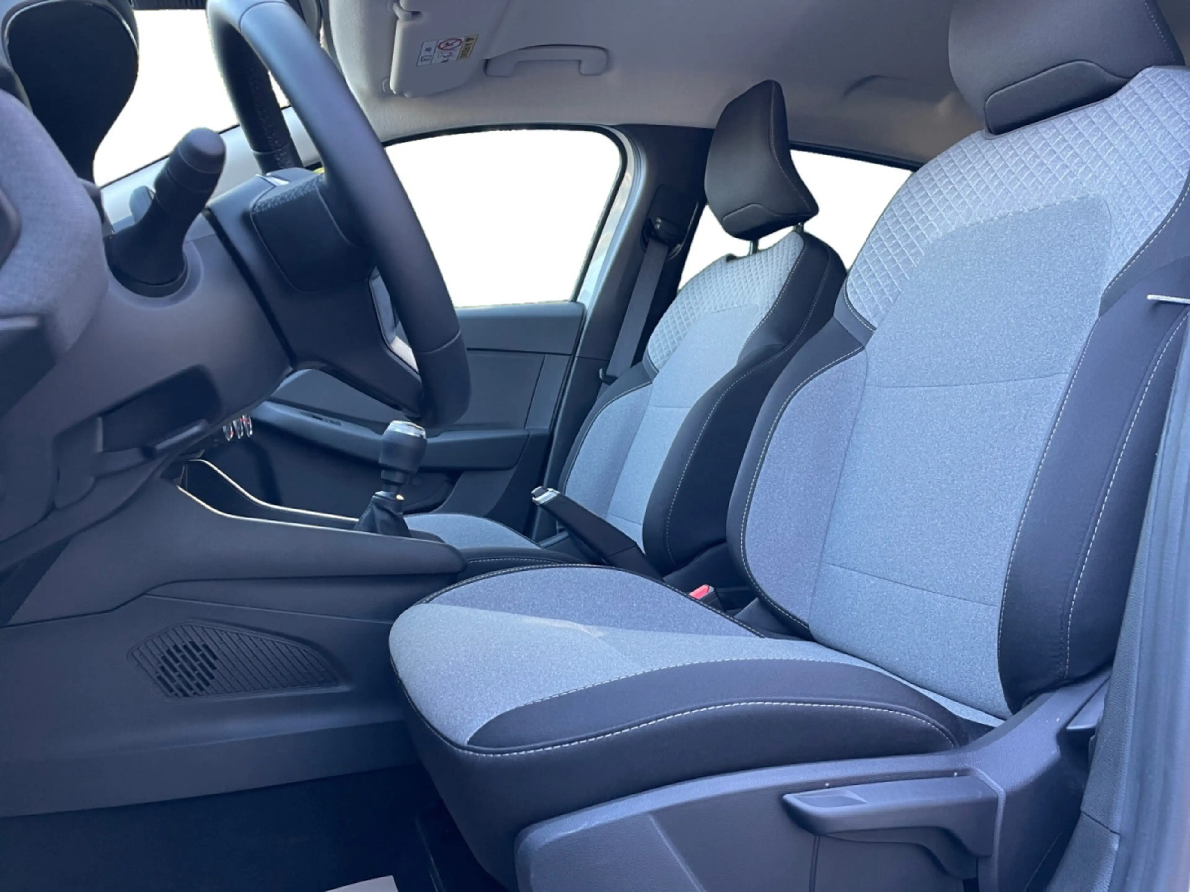 Renault Clio 1.0 TCe Evolution — photo 8