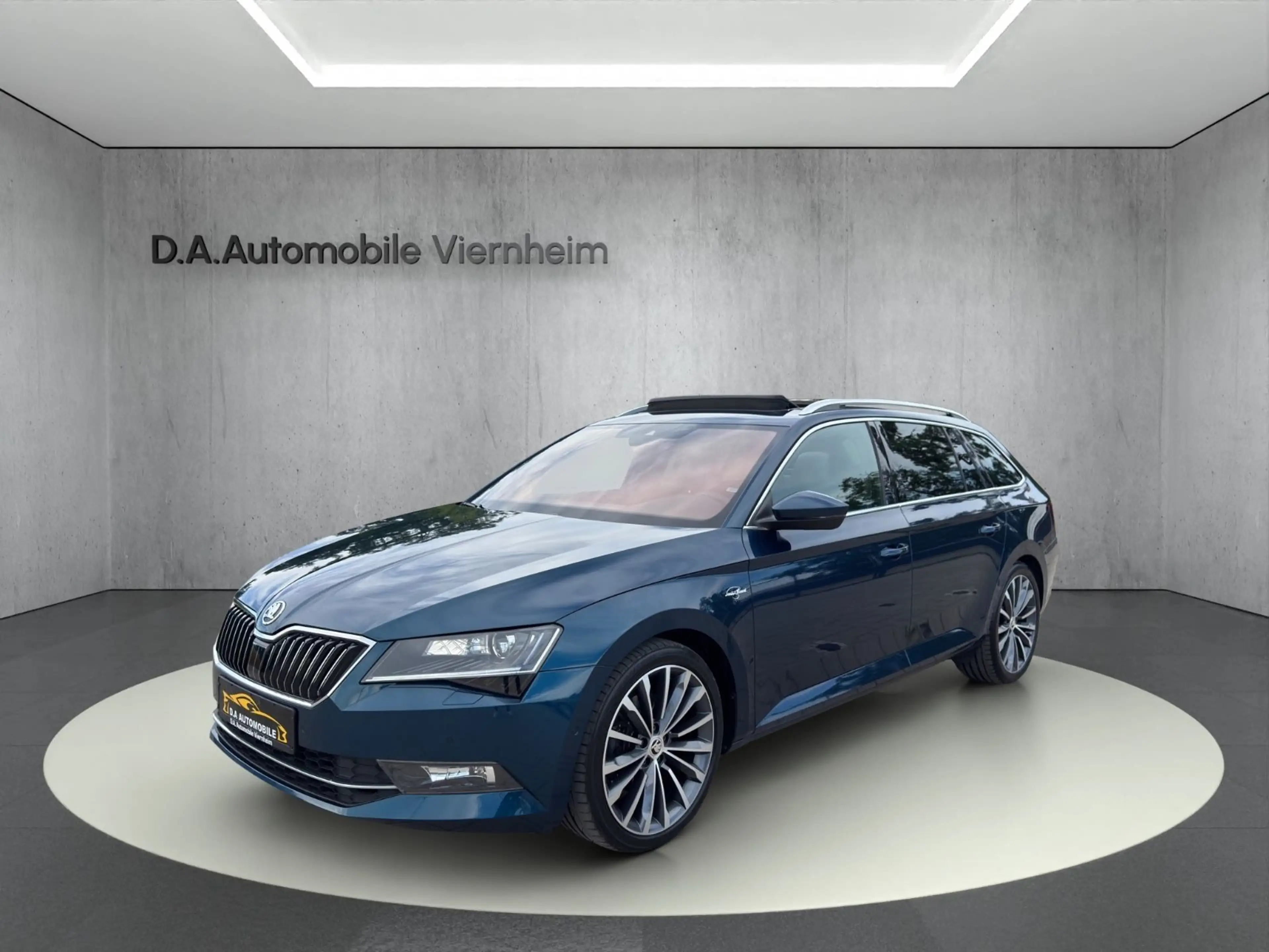 Skoda Superb Combi L&K 4x4°Automatik°Navi°Sitzheizung°