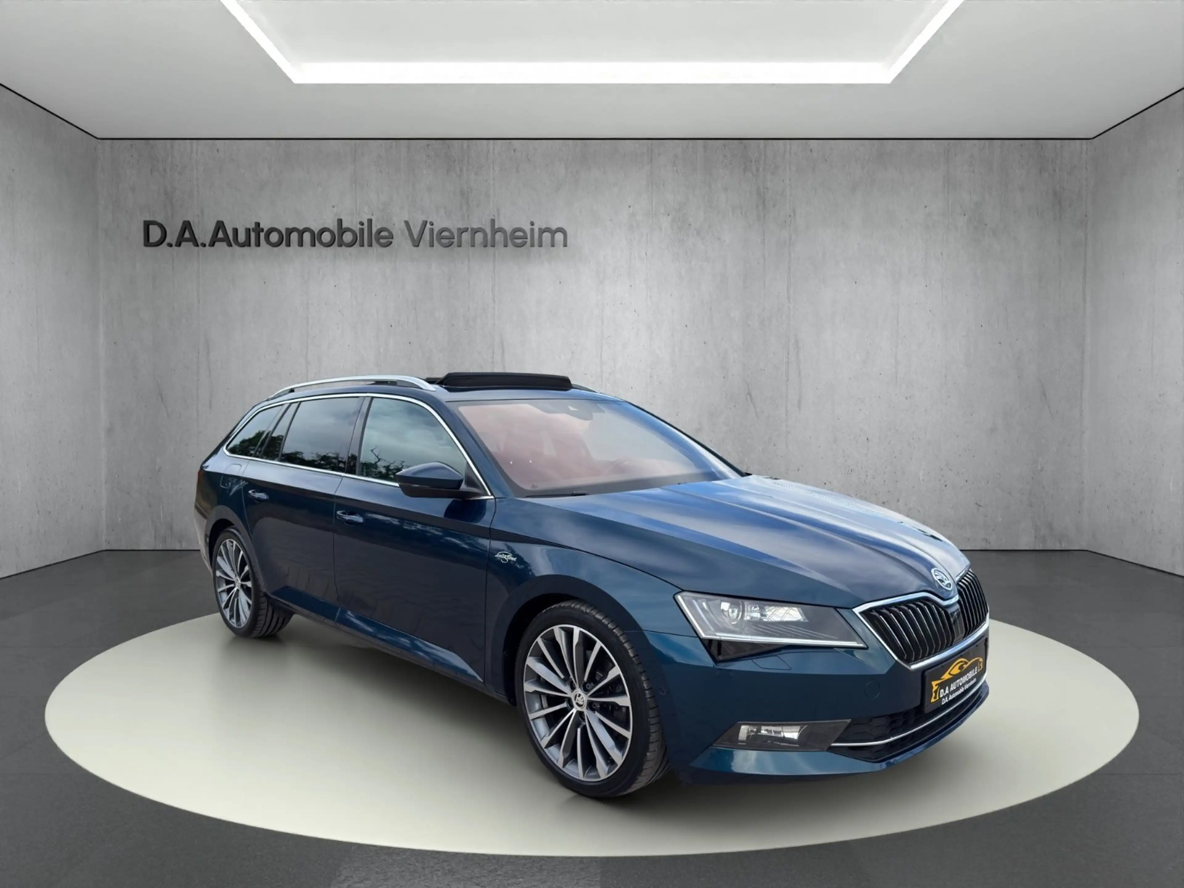 Skoda Superb Combi L&K 4x4°Automatik°Navi°Sitzheizung° — photo 8