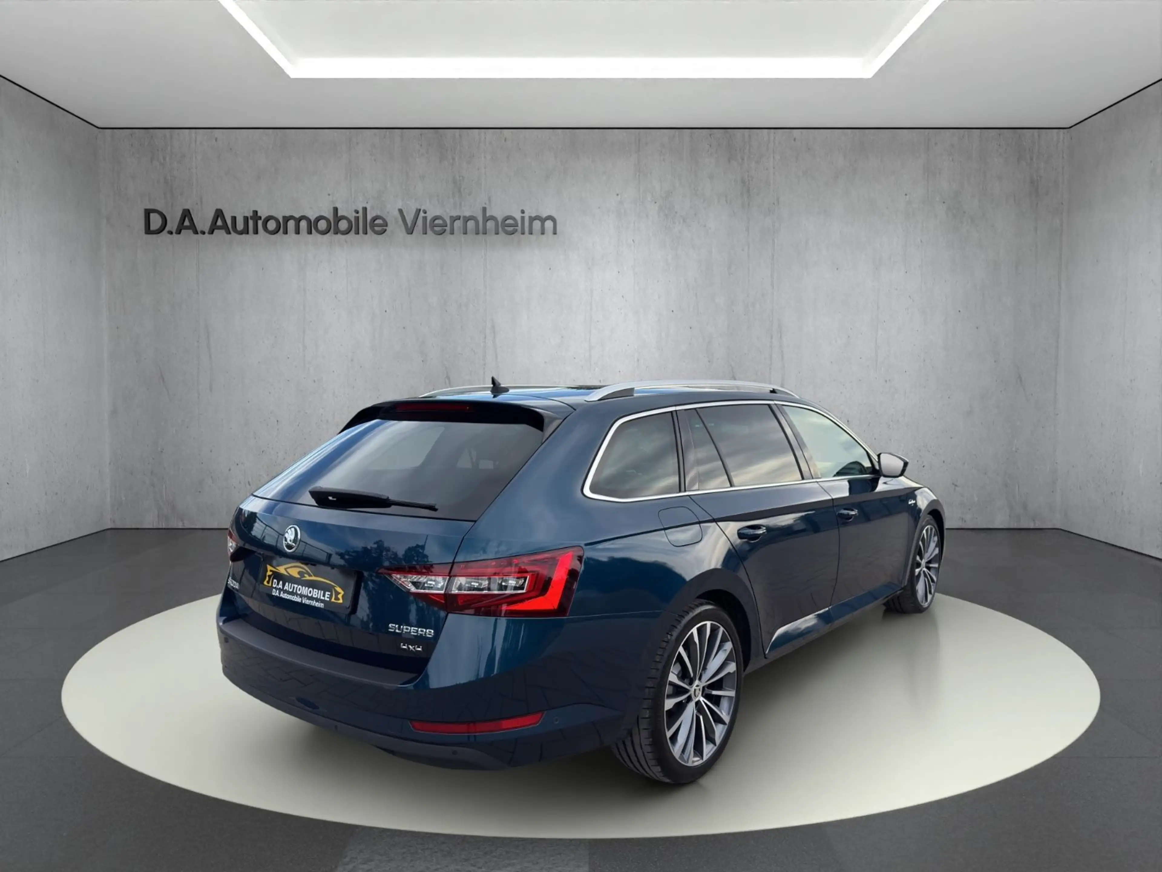 Skoda Superb Combi L&K 4x4°Automatik°Navi°Sitzheizung° — photo 6