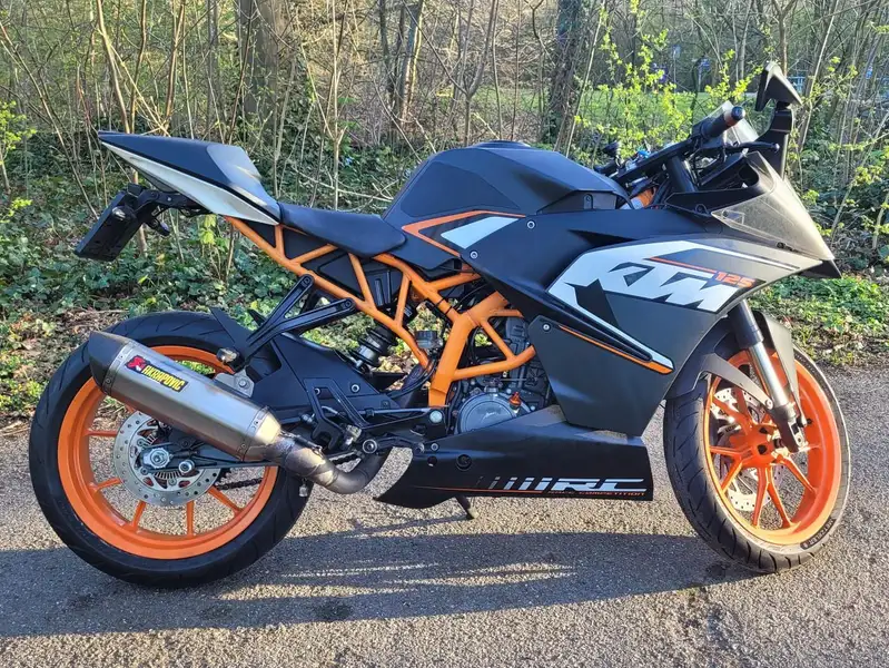 KTM RC 125 - foto 6