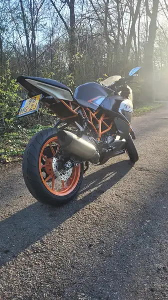 KTM RC 125 - foto 4