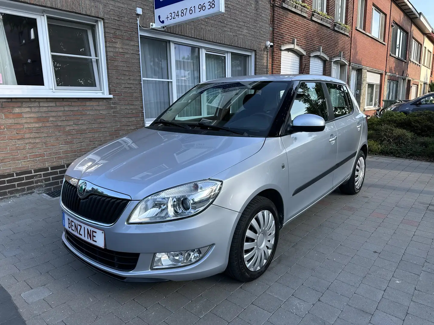 Skoda Fabia 1.2i! Topstaat* Airco*49000km*1eigenaar* Garantie Zilver - 1