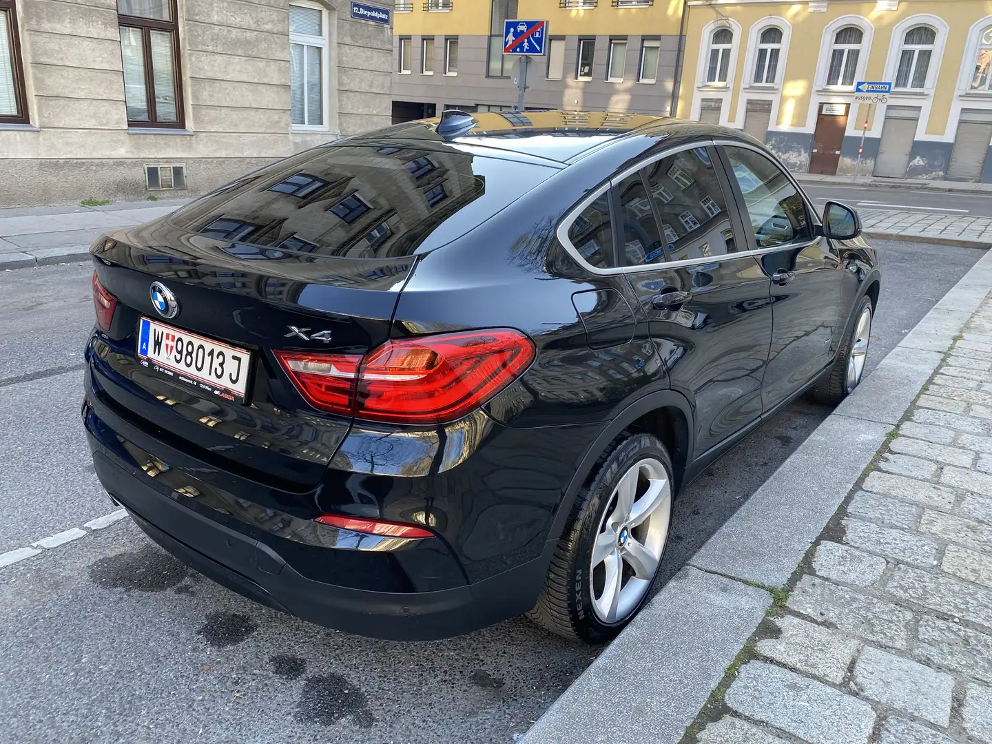 BMW X4 Aut. Schwarz - 2