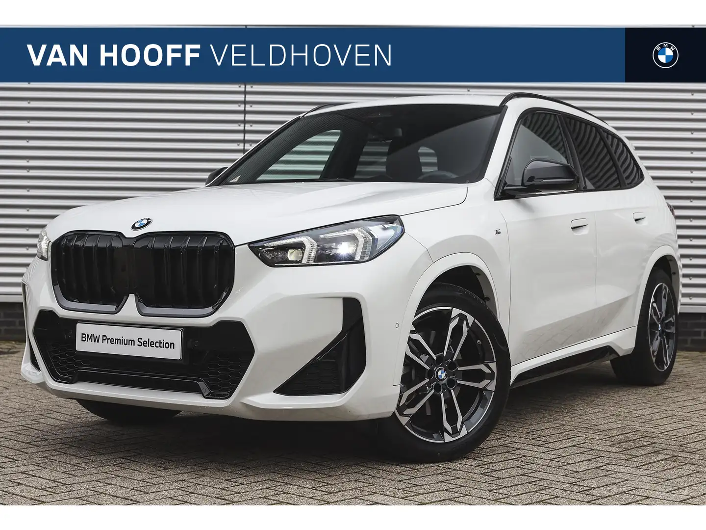 BMW X1 sDrive20i High Executive M Sport Automaat / Trekha Wit - 1