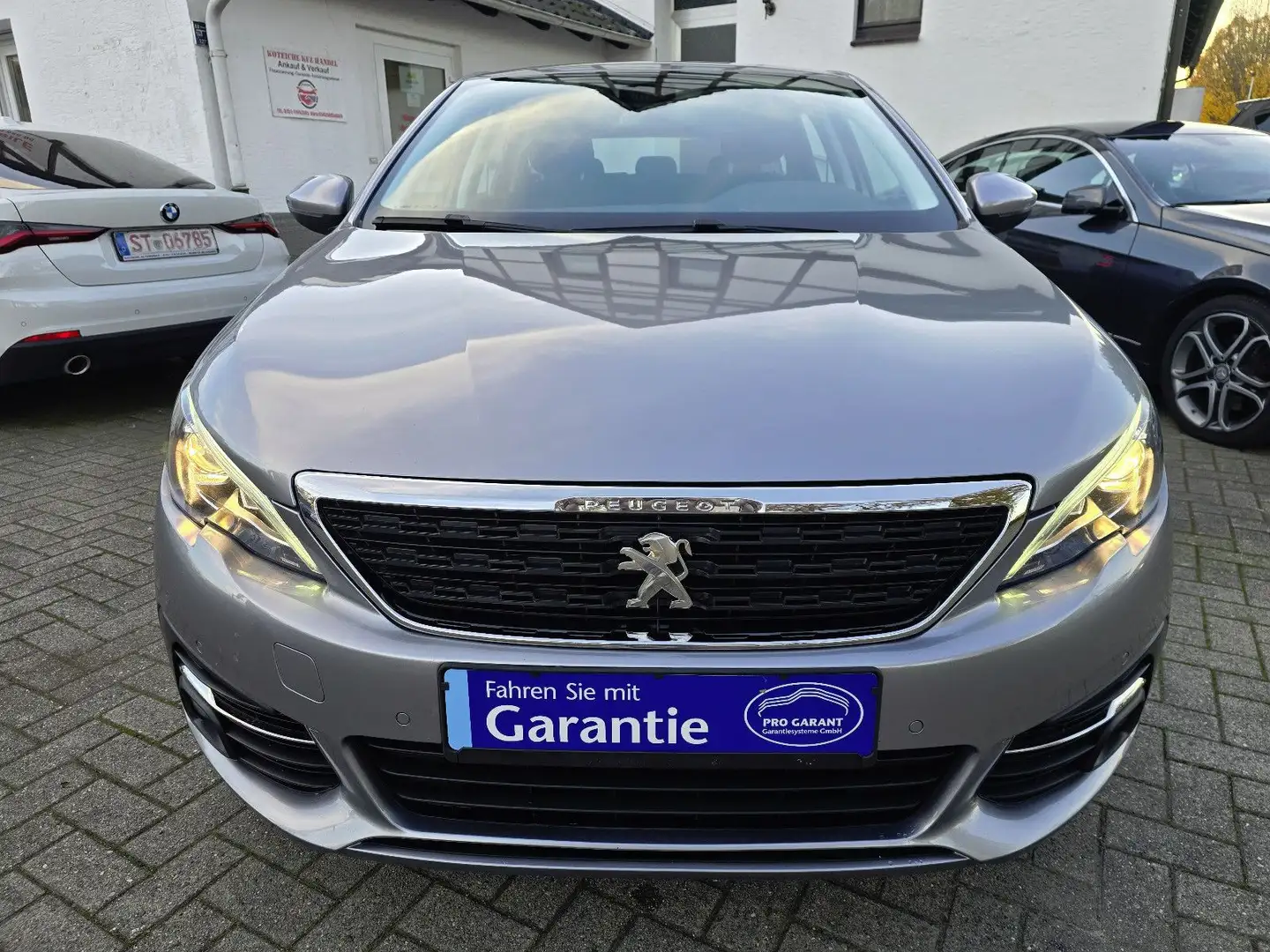 Peugeot 308 SW Active 1,2,130 PS Navi,Tempomat Gris - 1
