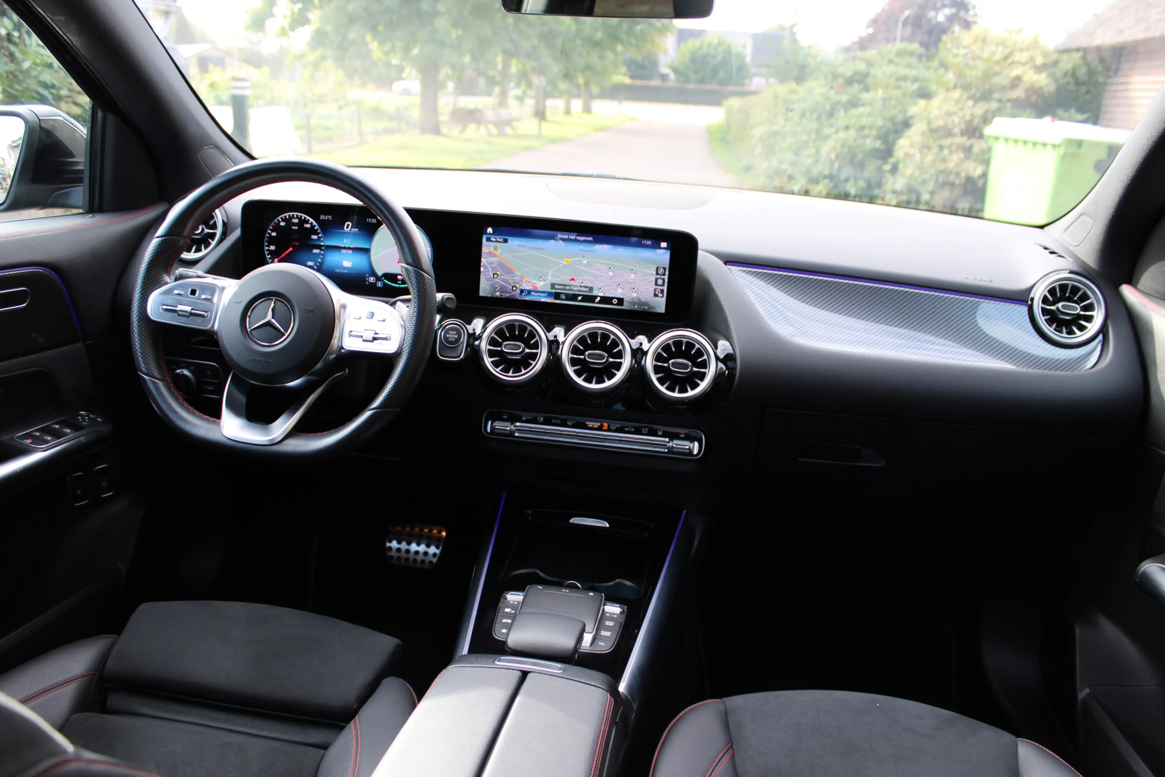Mercedes-Benz GLA 250 e AMG Line PHEV SOh 98.3% PANO SFEER NAVI LED 5800 — photo 8