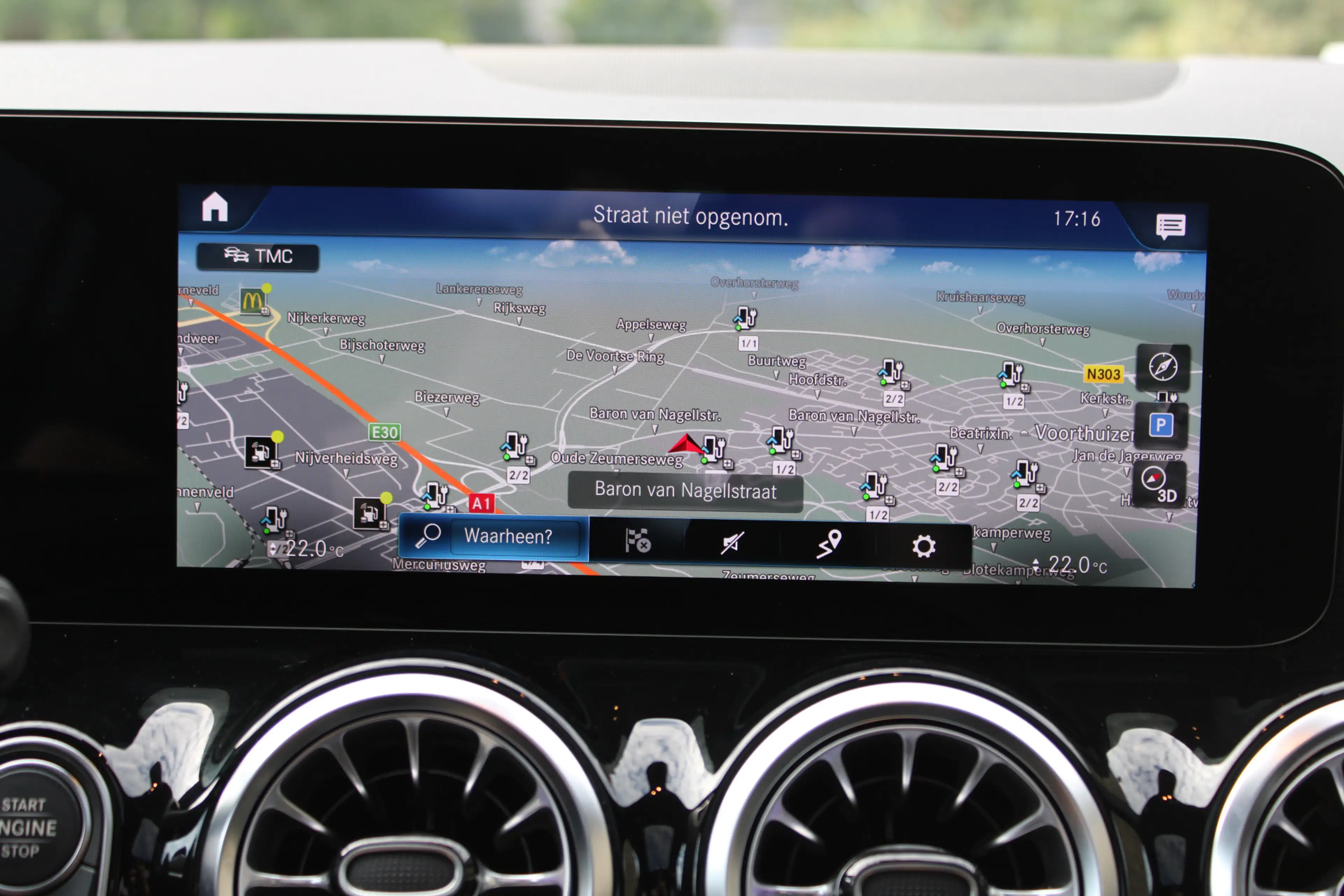 Mercedes-Benz GLA 250 e AMG Line PHEV SOh 98.3% PANO SFEER NAVI LED 5800 — photo 11