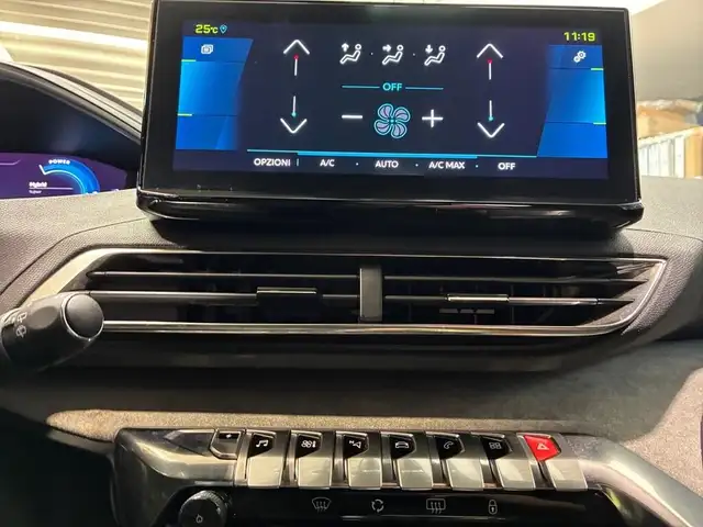 Peugeot 3008 view 10