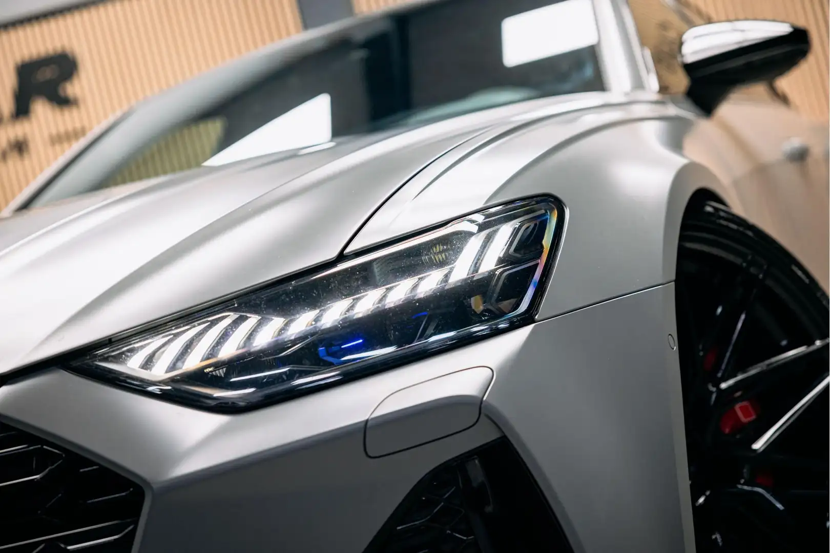 Audi RS6 Avant RS 6 TFSI quattro | Beton grijs matte | 23 i Grau - 2