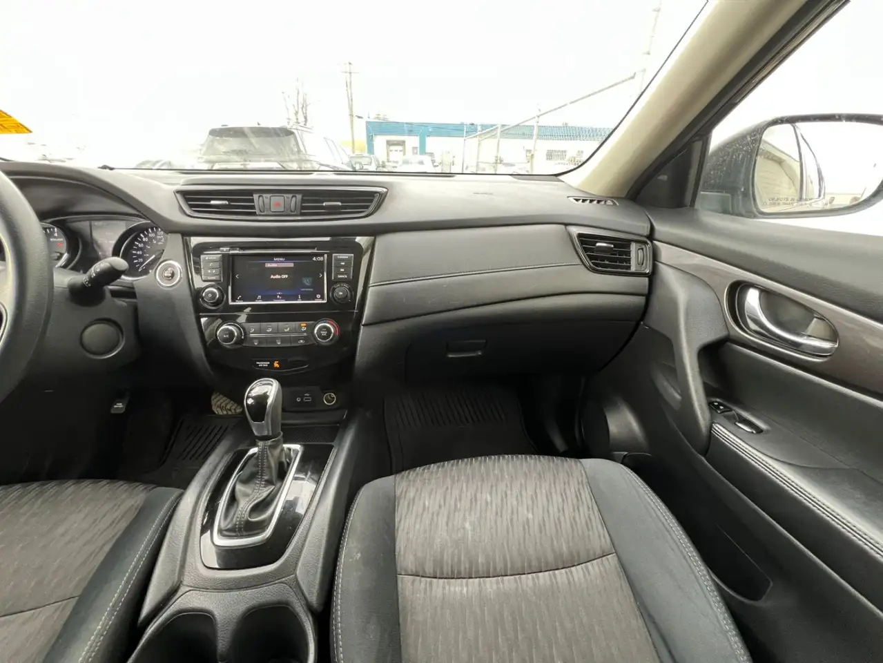 Nissan Rogue снимка Nissan Rogue