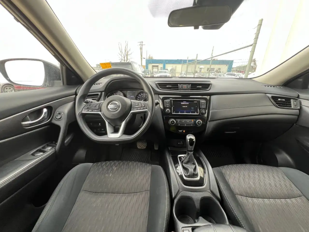 Nissan Rogue снимка Nissan Rogue