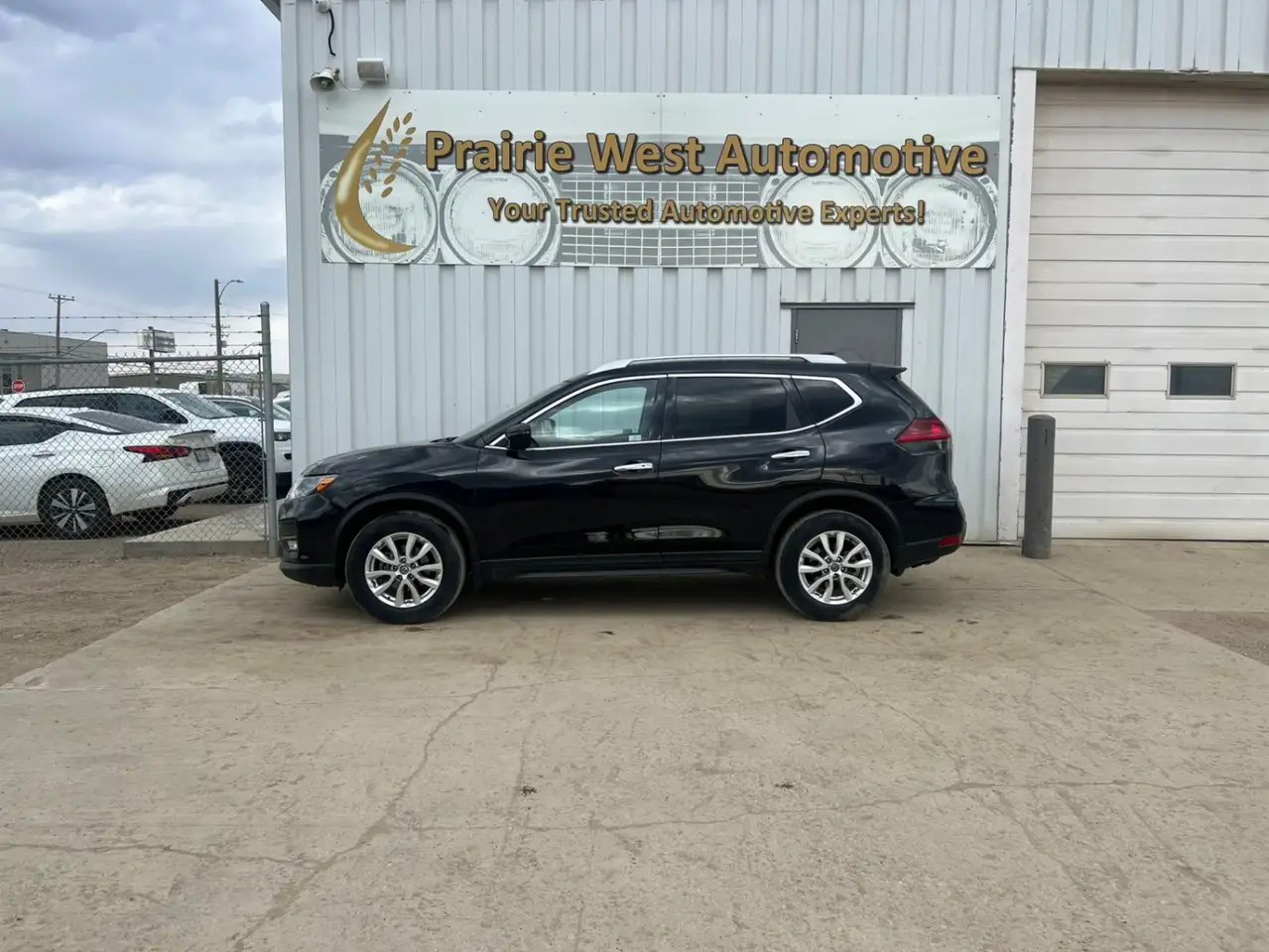 Nissan Rogue снимка Nissan Rogue
