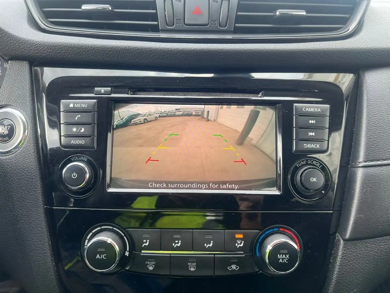 Nissan Rogue снимка Nissan Rogue