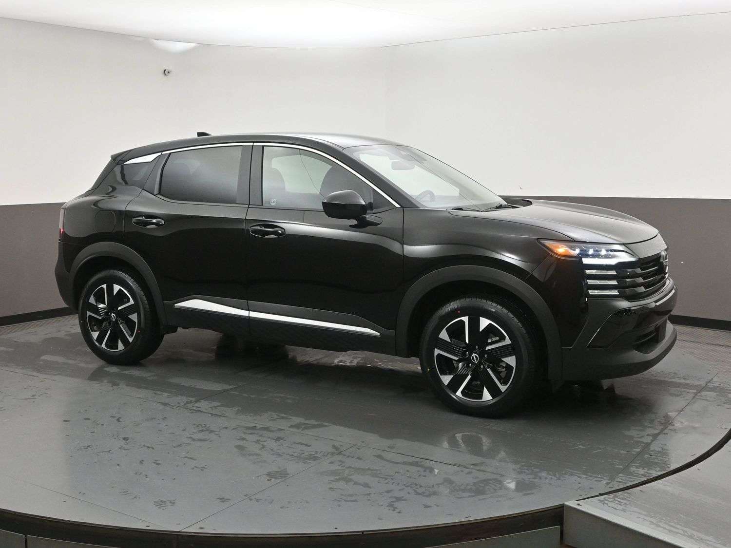 2026 Nissan Kicks SV Complimentary 72 month/120,000km powertrain warranty! Ask for details!