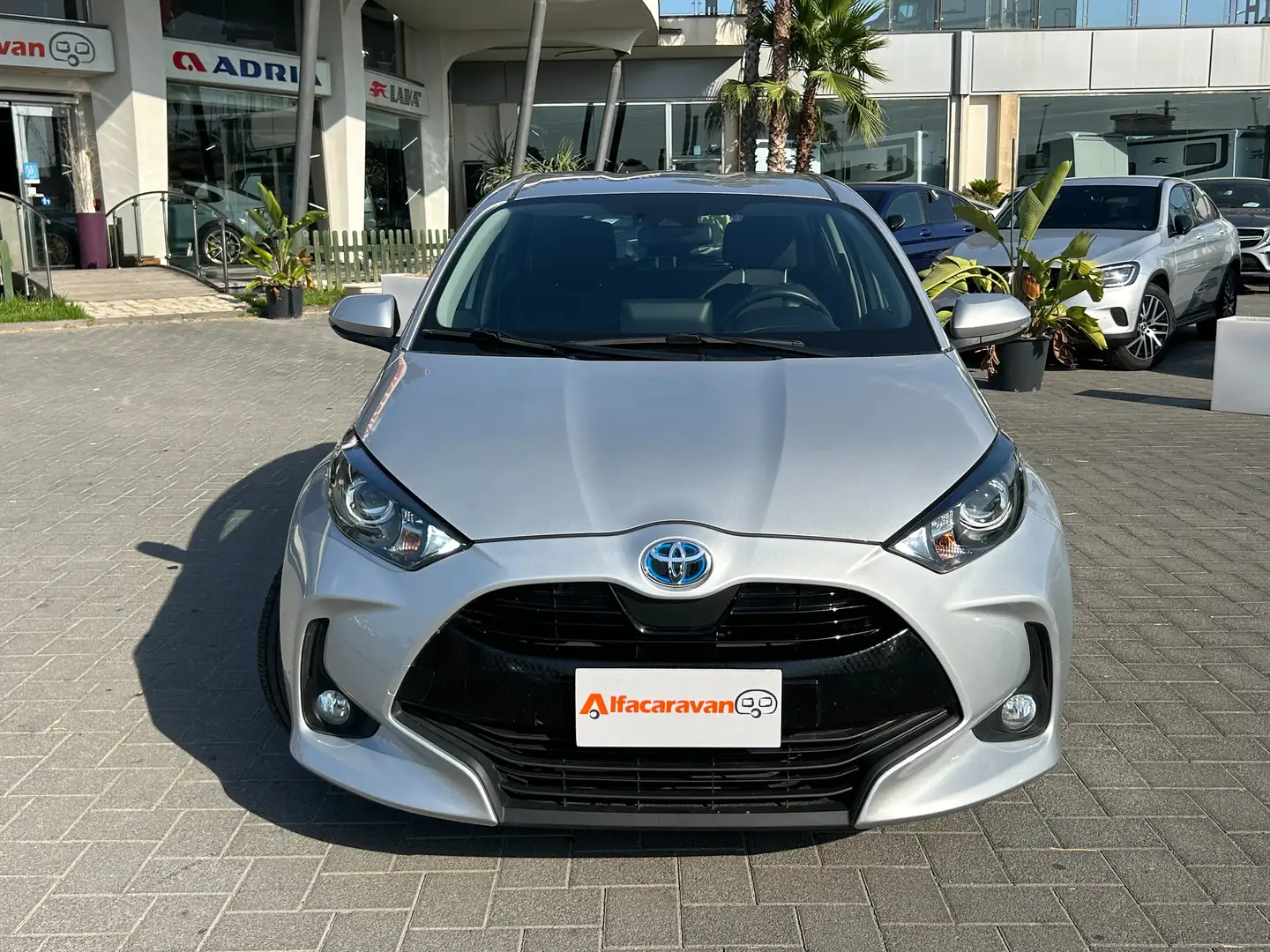 Toyota Yaris Yaris 1.5h Active Argento - 2